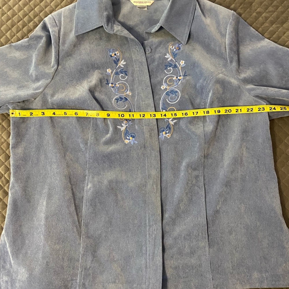 Allison Daley button up - Picture 3 of 5